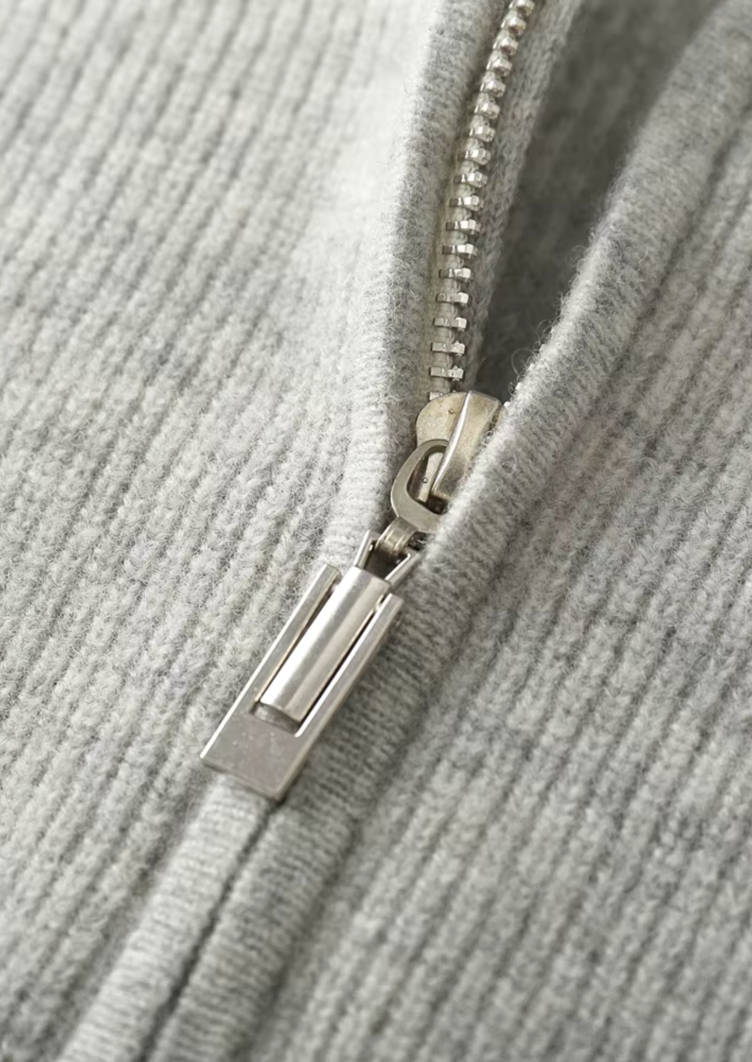 Merino Wool Extra-Fine Ribbed Hoodie With Zip